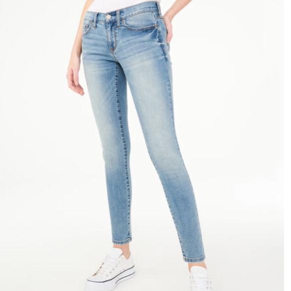 Light Wash Jeggings - Picture 6 of 6